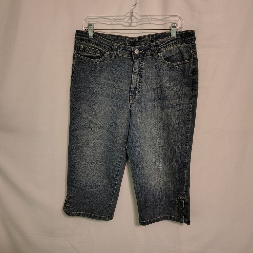 Sonoma women's capris size 16